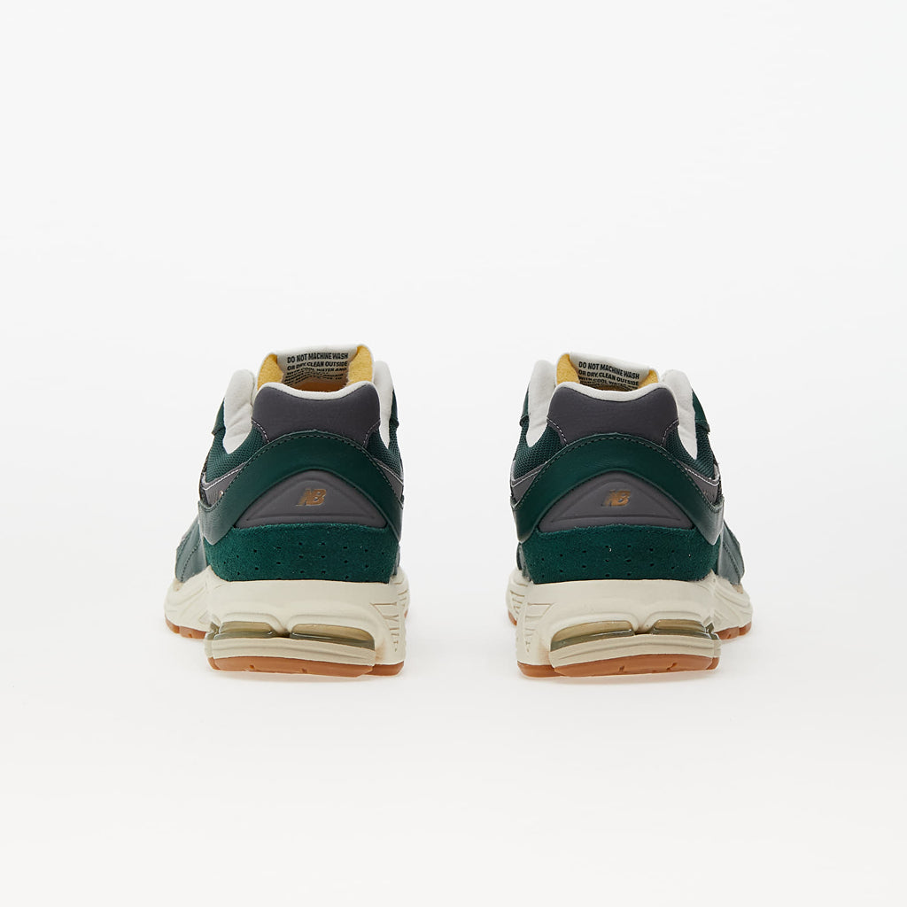 NEW BALANCE 2002RVI - Nightwatch Green Castlerock