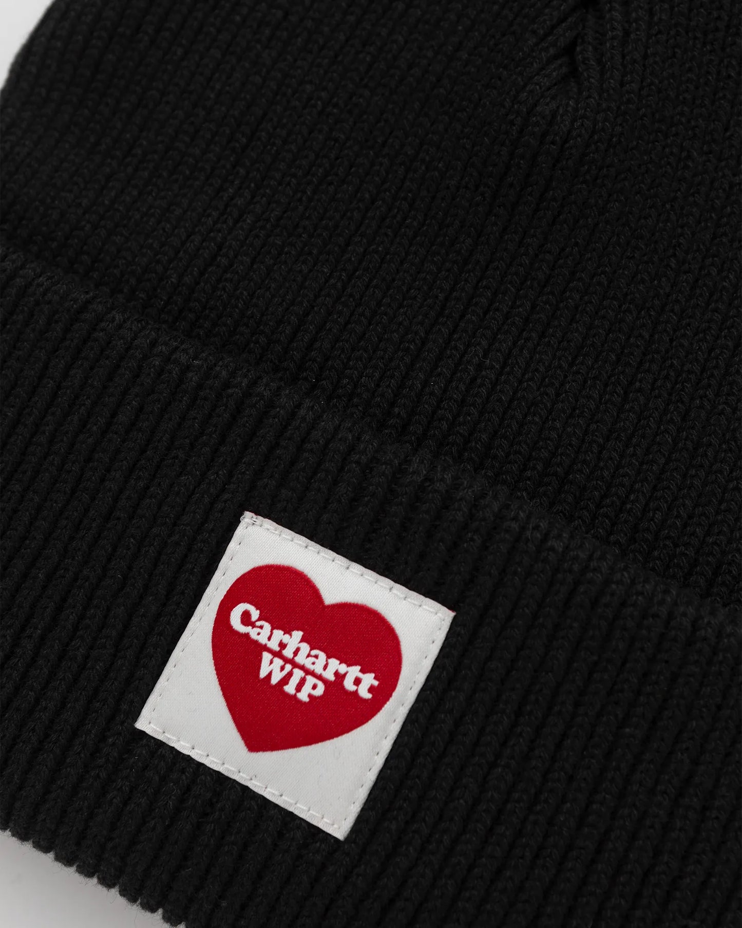 CARHARTT WIP HEART BEANIE - BLACK