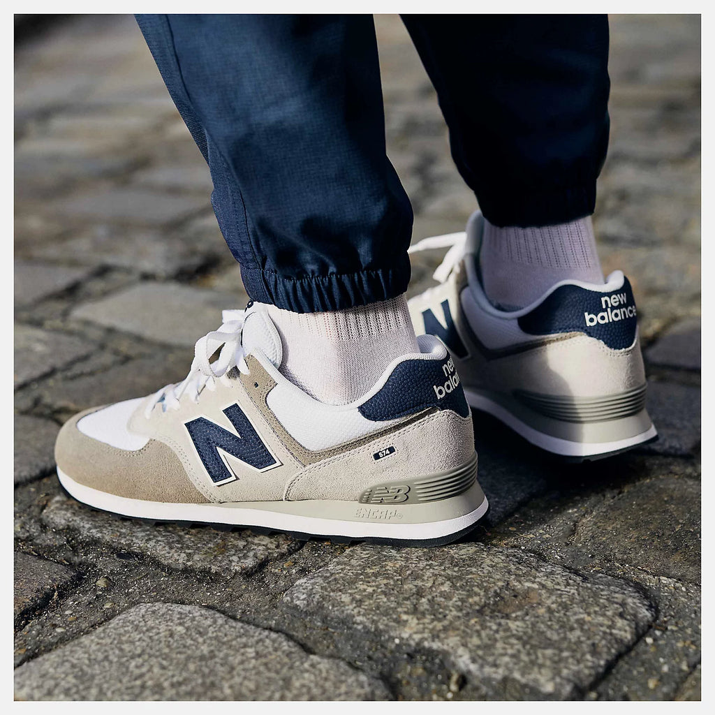 NEW BALANCE 574EAG - Rain Cloud White y Marblehead