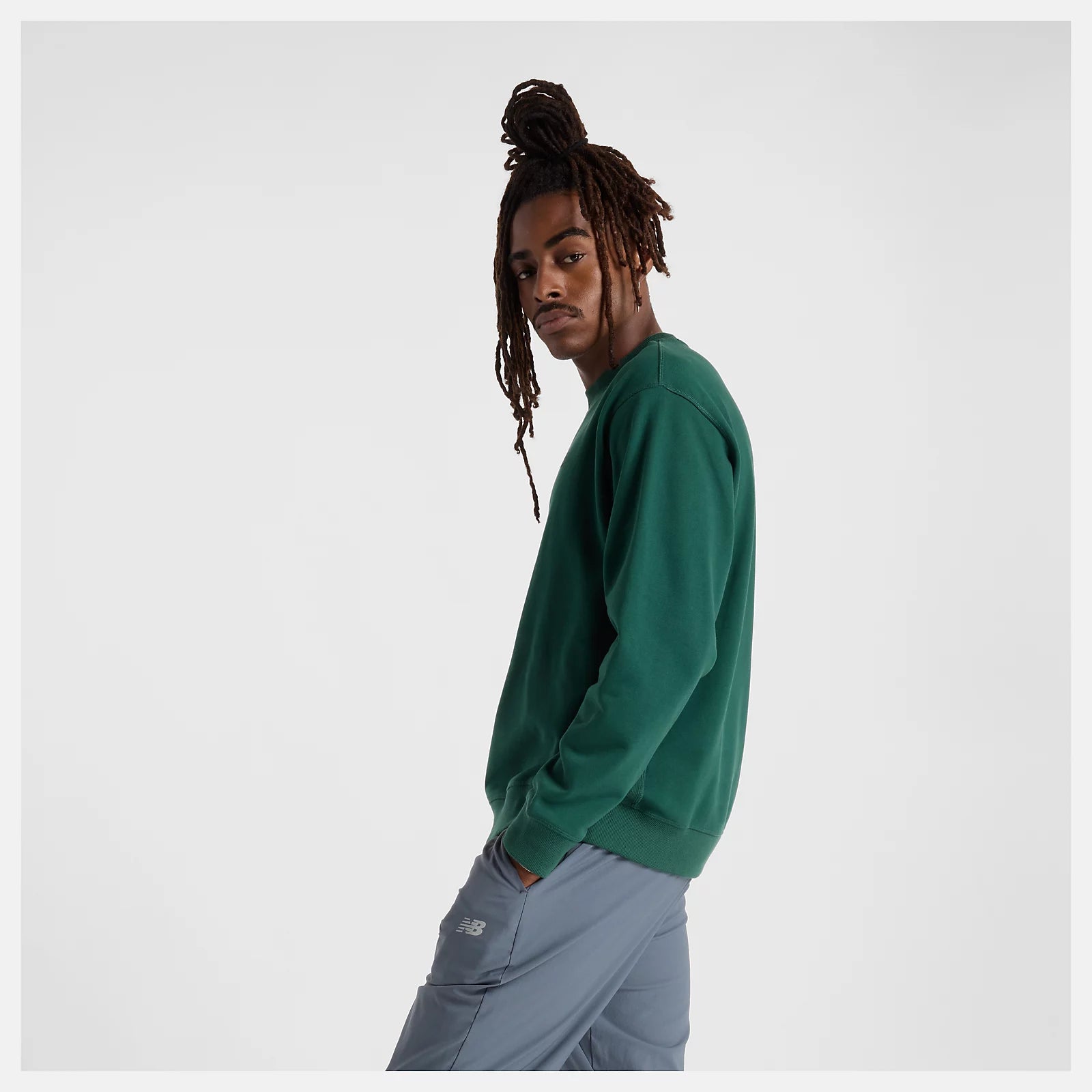 NEW BALANCE Athletics French Terry Crew - NIGHTWATCH GREEN