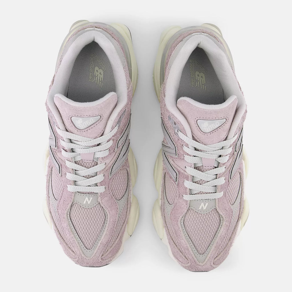 NEW BALANCE 9060 - December Sky Sea Salt