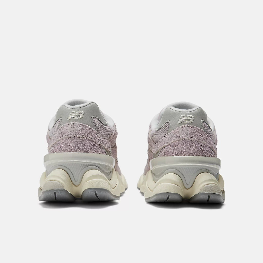 NEW BALANCE 9060 - December Sky Sea Salt