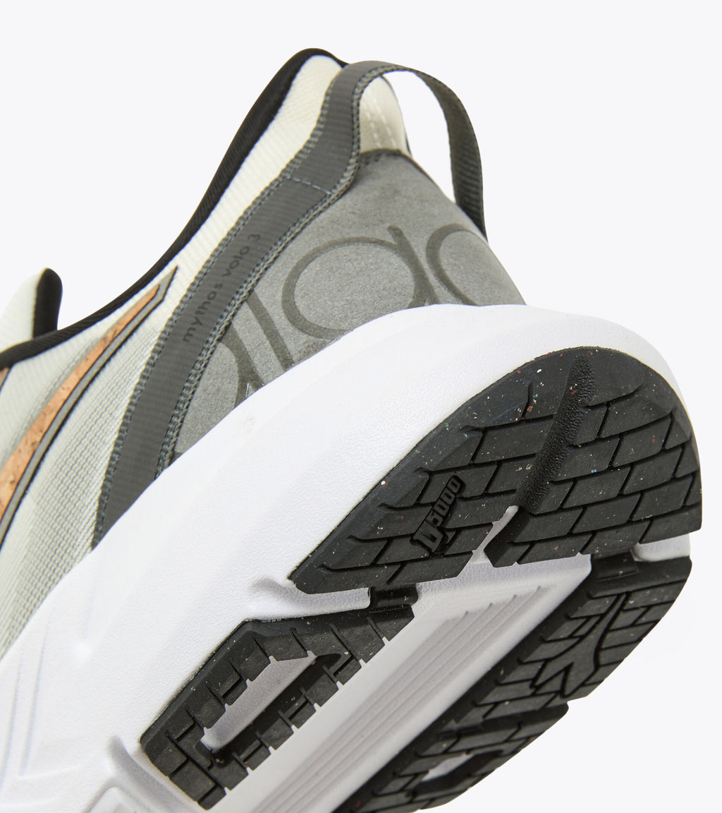 DIADORA MYTHOS BLUSHIELD VOLO 3 ACBC - White Grey