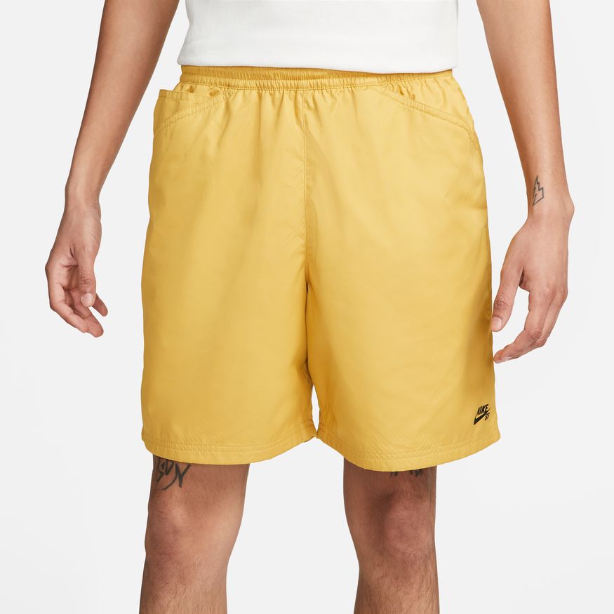 NIKE SB NOVELTY CHINO SHORT - Sanded Gold/Negro - FREESTYLE LLORET