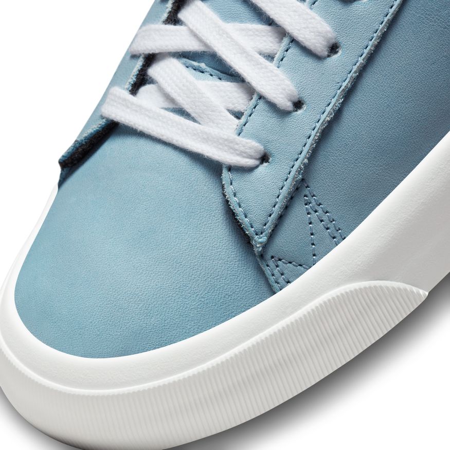 NIKE SB BLAZER LOW PRO GT PRM "DENIM SWOOSH" - white / midnight navy - FREESTYLE LLORET