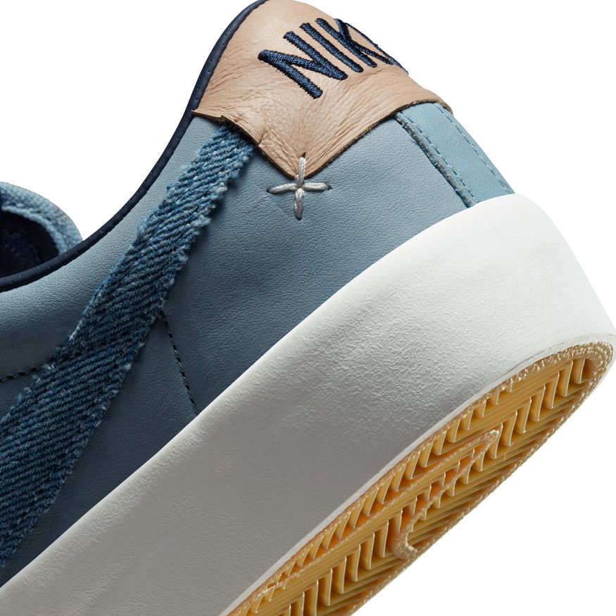 NIKE SB BLAZER LOW PRO GT PRM "DENIM SWOOSH" - white / midnight navy - FREESTYLE LLORET